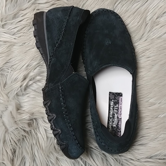 skechers alumni slip on